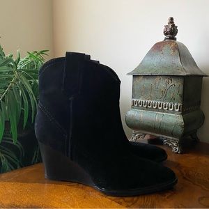 Aquatalia Black Suede Western Cowboy Bohemian Booties Point Toe Wedge Heel Boots